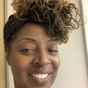 Meet your Posher, Deborah